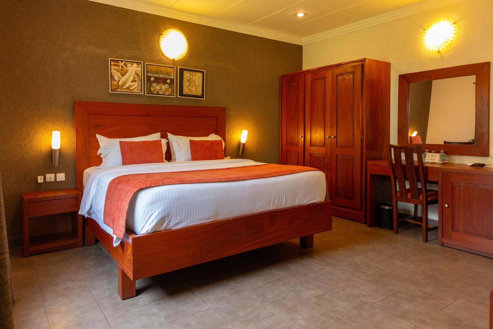 Hotel Du Lac Cotonou Bagian luar foto