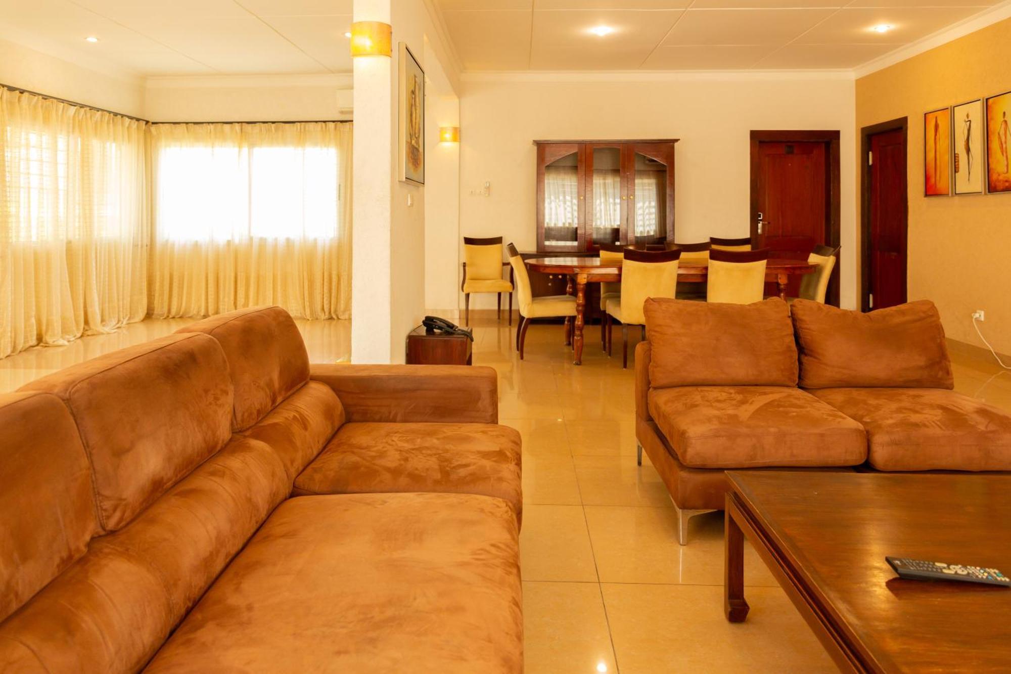 Hotel Du Lac Cotonou Bagian luar foto