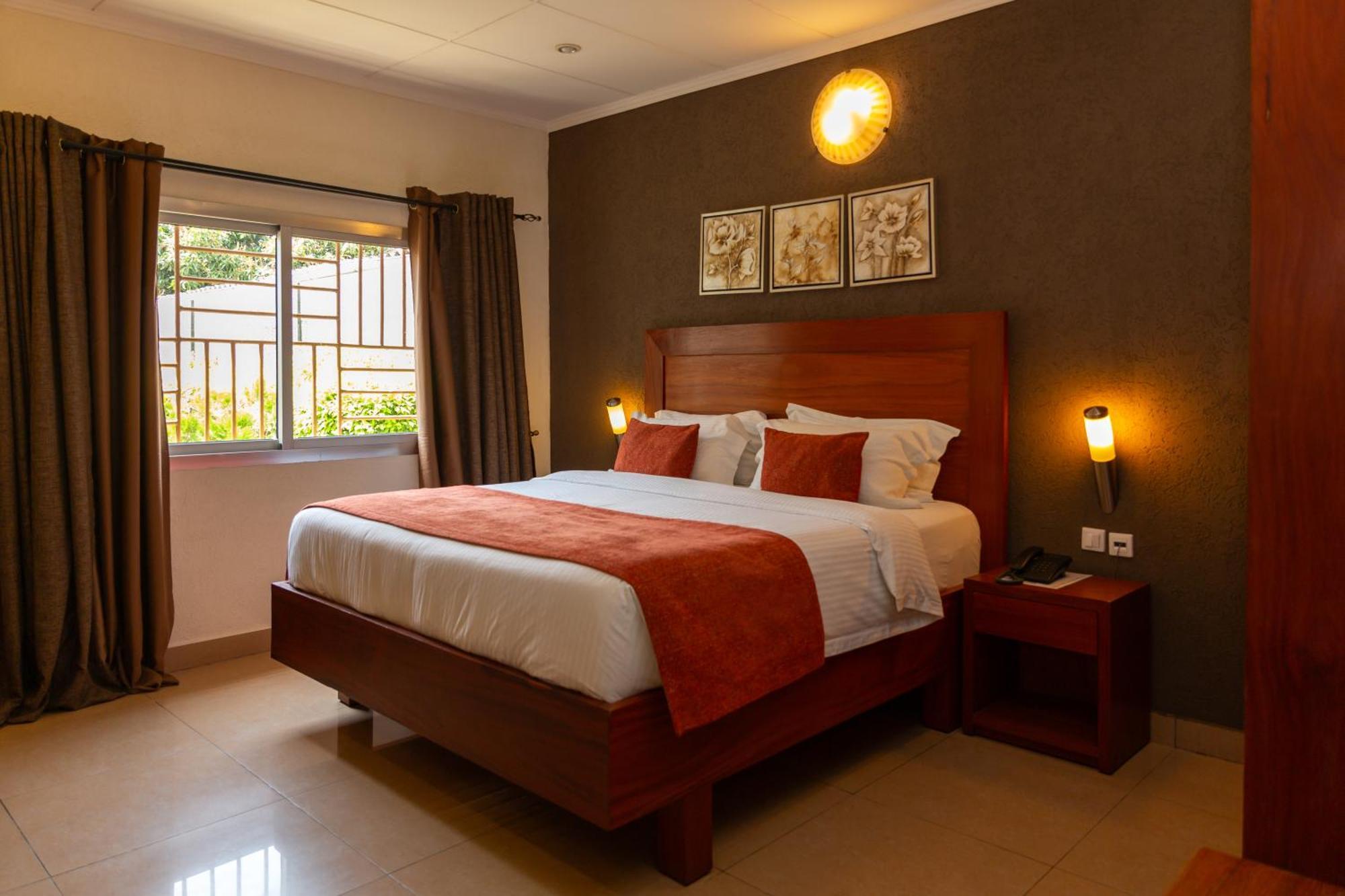 Hotel Du Lac Cotonou Bagian luar foto