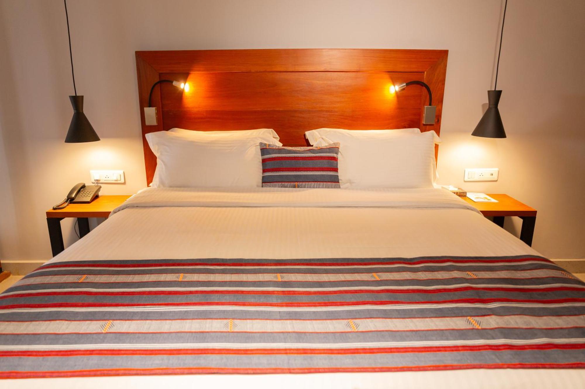 Hotel Du Lac Cotonou Bagian luar foto