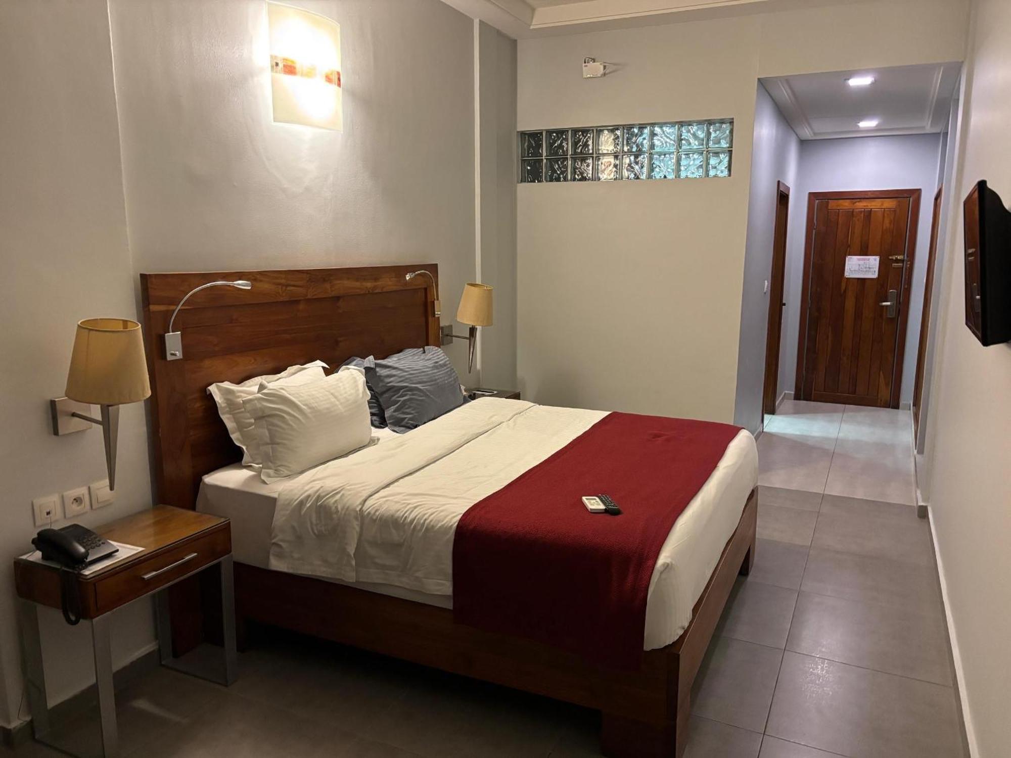Hotel Du Lac Cotonou Bagian luar foto