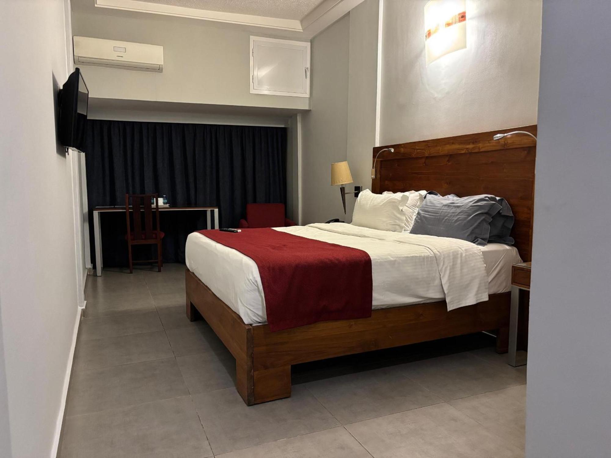 Hotel Du Lac Cotonou Bagian luar foto